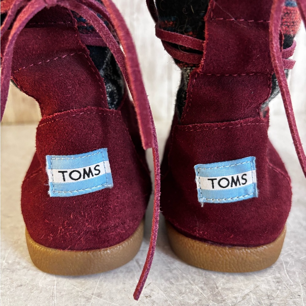 Toms Women's Burgundy Suede Moccasin Boots with Patterned Knit Cuff - Picture 4 of 6